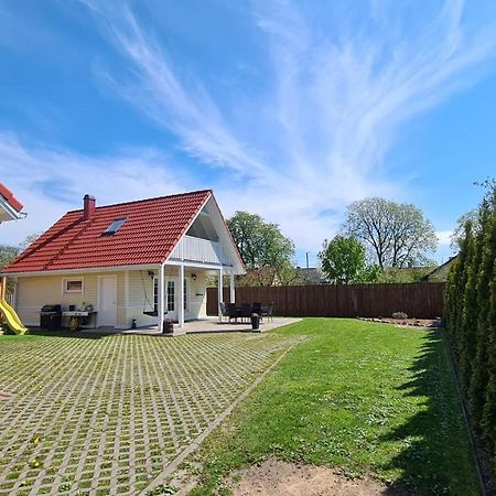 Kasekese Holiday Home With Sauna And Garden Kuressaare Kültér fotó
